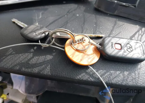 2005 Toyota 4Runner Sr5 V8 z USA, uszkodzony, nr VIN JTEZT14R558008094